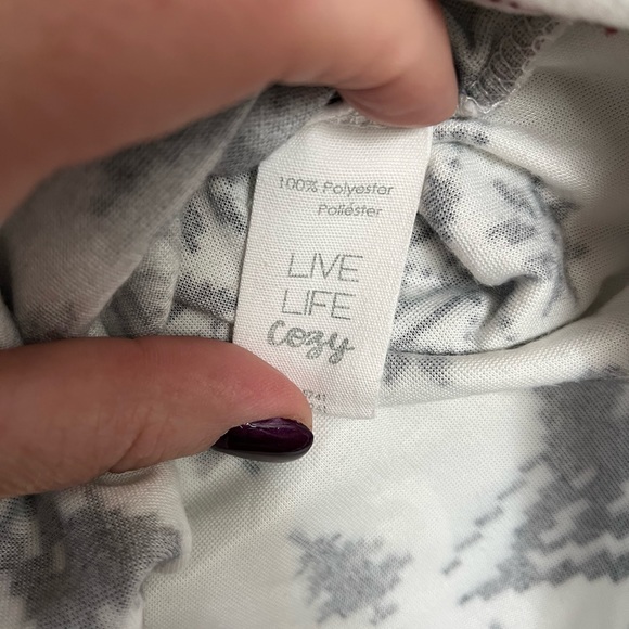 PJ Salvage. S. Set top and bottoms. Like new. make an offer - Picture 3 of 11